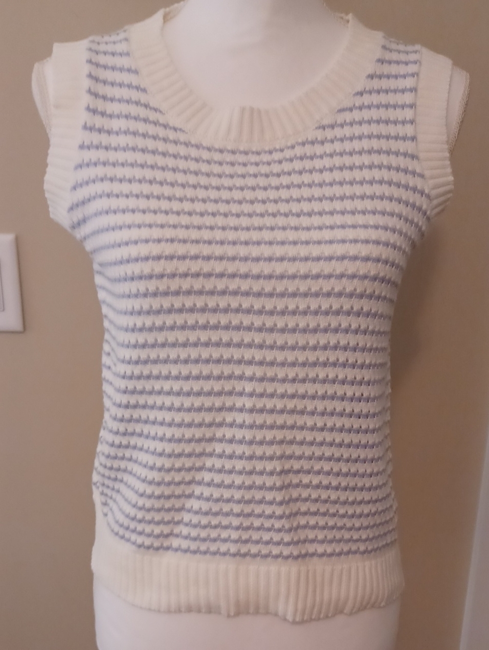 Sleeveless Knit Tank Top in Ivory and Light Blue
